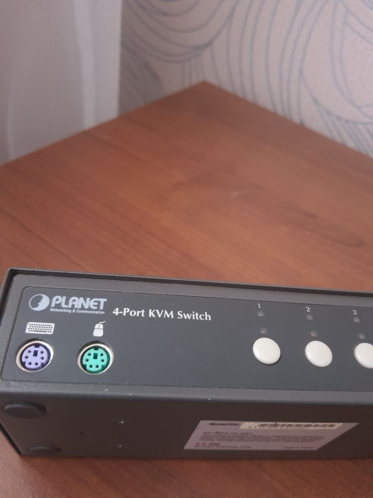 Planet switch KVM-400