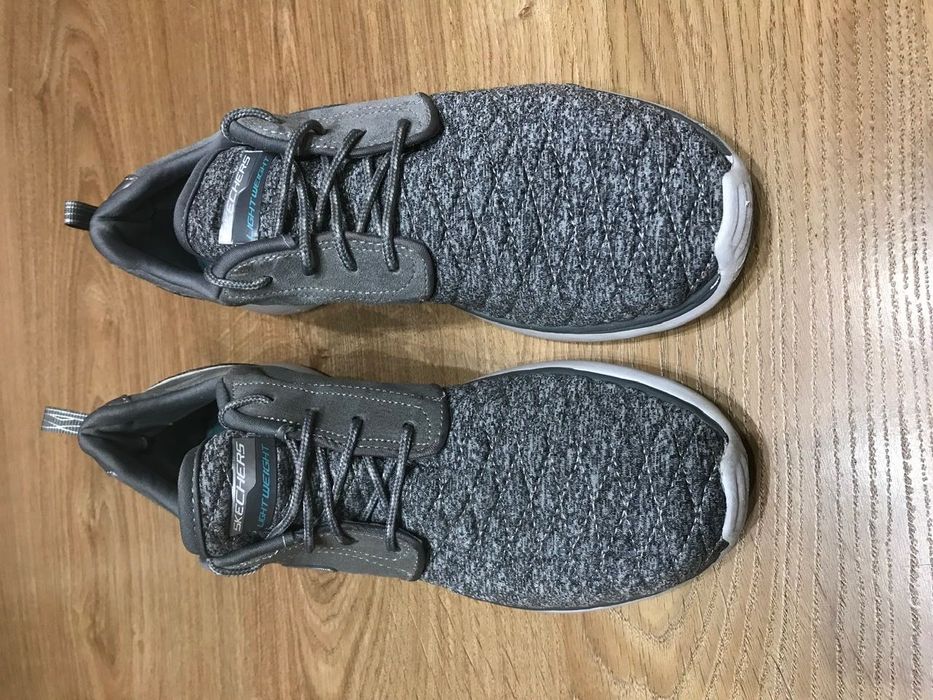 Кросівки розмір 39