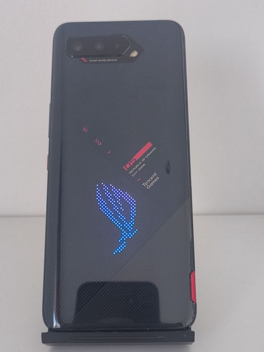 Asus rog Phone 5 com 12Gb / 256Gb