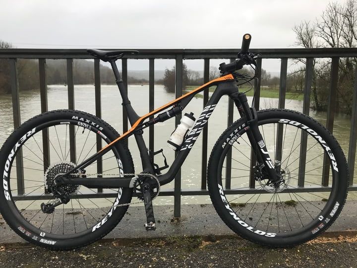 Велосипед Canyon Lux cf slx 9.0 2020