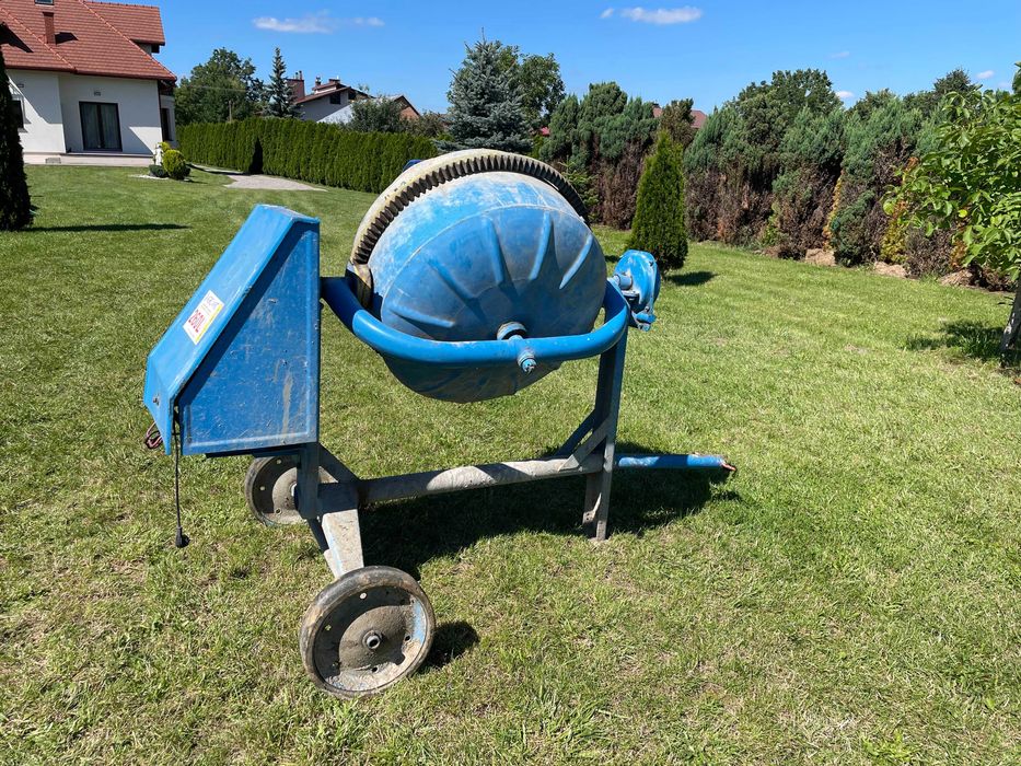Betoniarka wolnospadowa Agro-Wikt 260L 230V