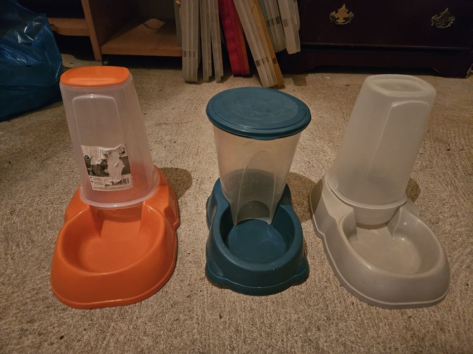 3 comedores para animais