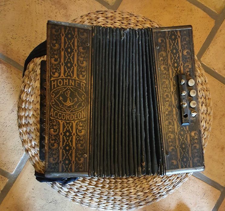 Zabytkowy AKORDEON ,sygnowany Hohner marca,unikat,antyk