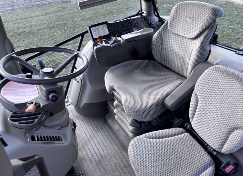 Sprzedam ciągnik John Deere 6210 R