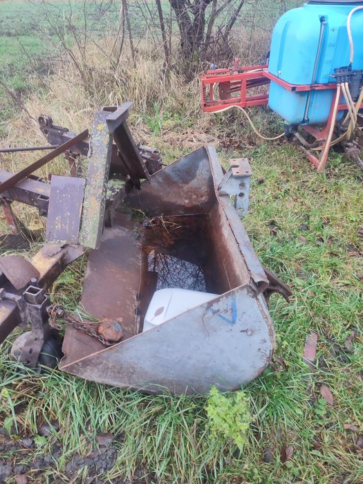 Фронтальний навантажувач кун ПКУ на т-40