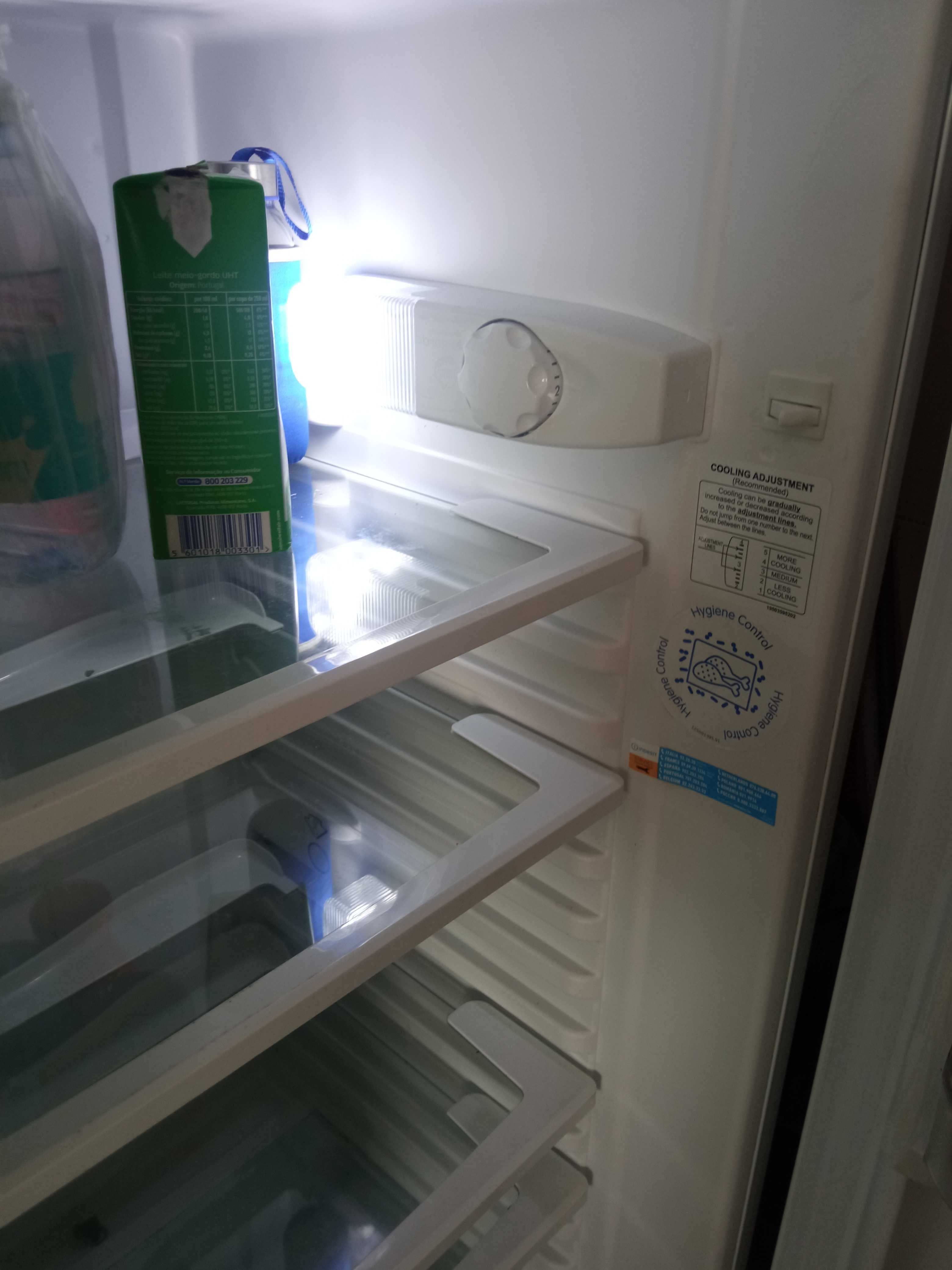 Frigorífico Indesit
