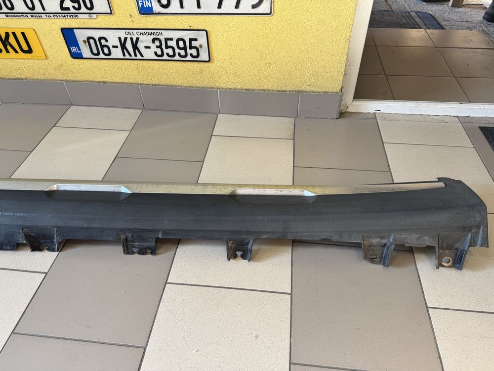 Поріг лівий BMW X5 G05 2018-2023 накладка порога  51777440927
