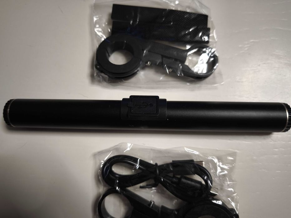 Wspornik kierownicy W20PB+funkcja power banka 20cm,1szt,czarny,rower