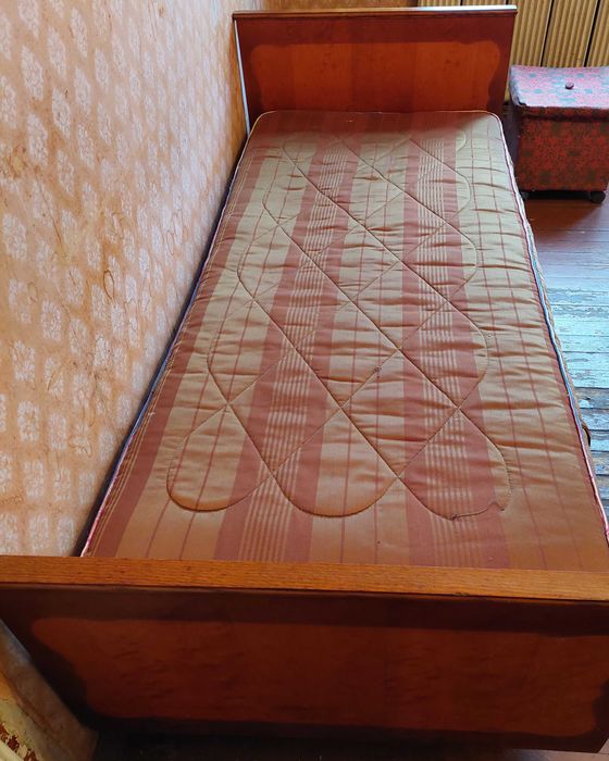 Ліжко односпальне (кровать) та матрац (матрас)