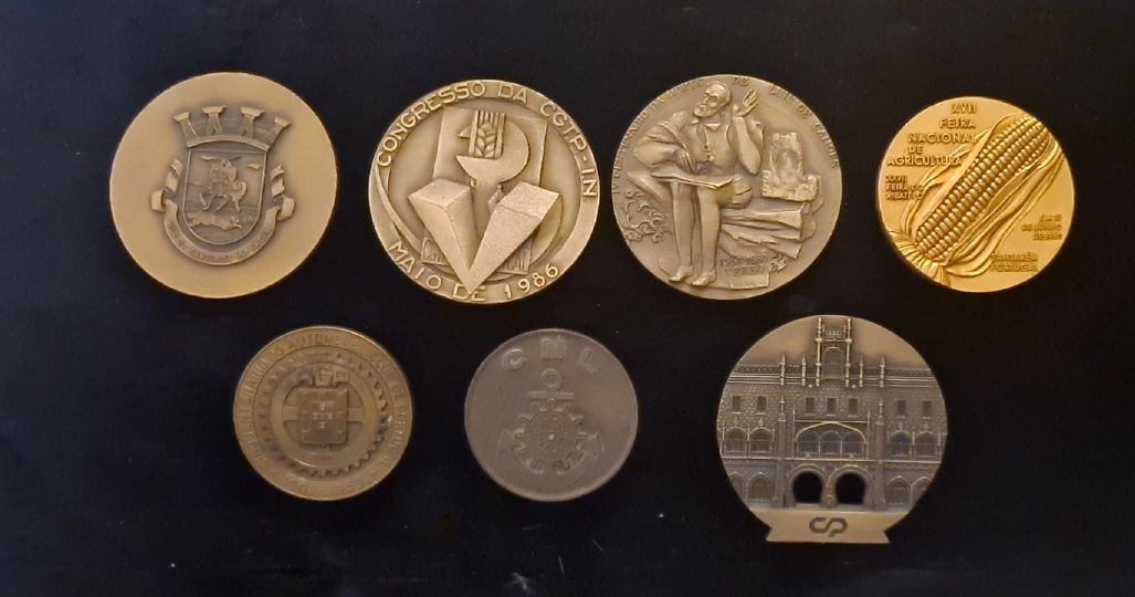 Medalhas comemorativas antigas em bronze