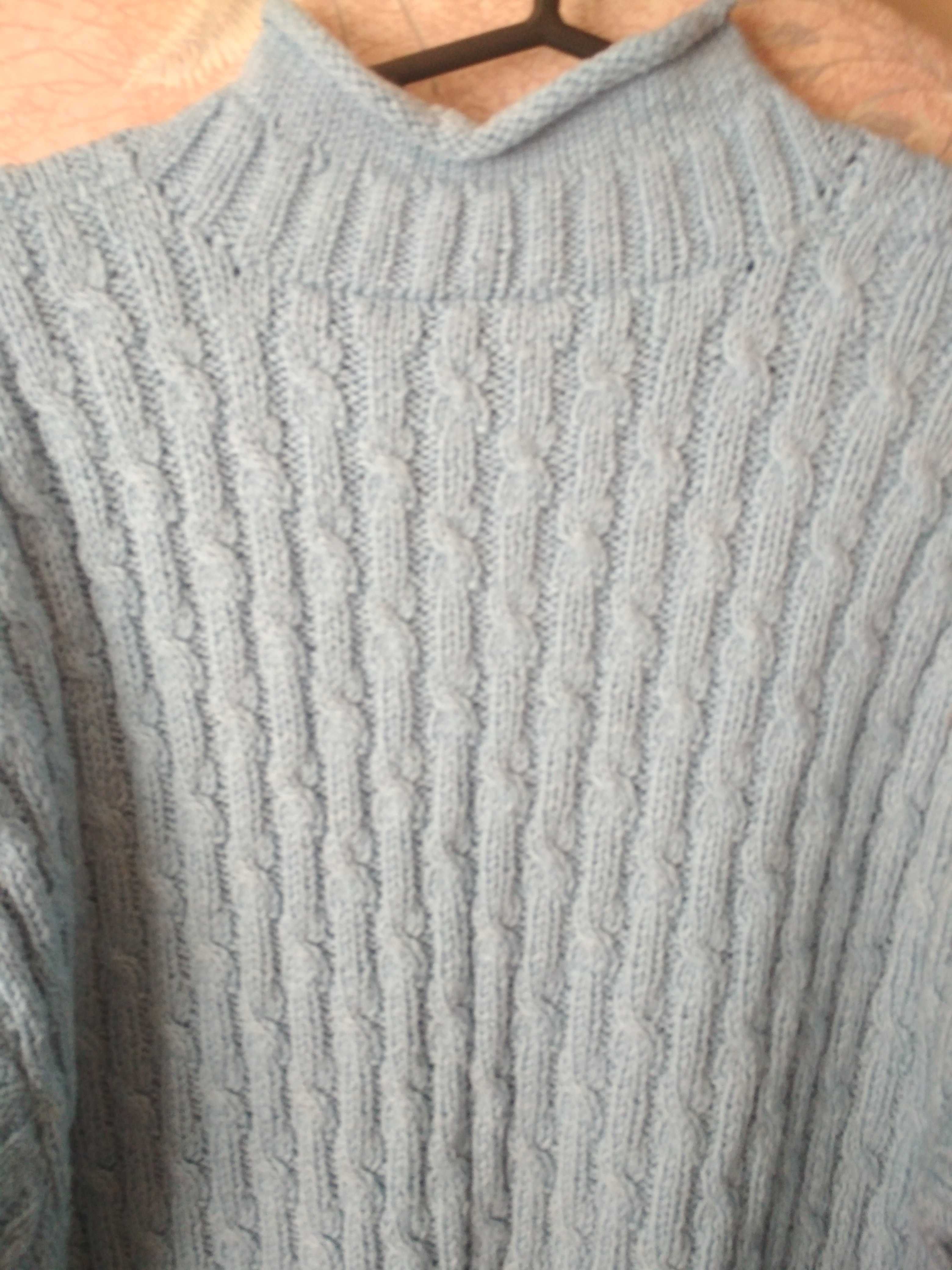 свитер вязаный мужской голубого цвета ручная работа.тёплый