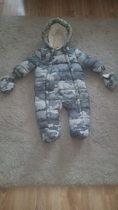 Kombinezon chłopięcy rozmiar 68cm .