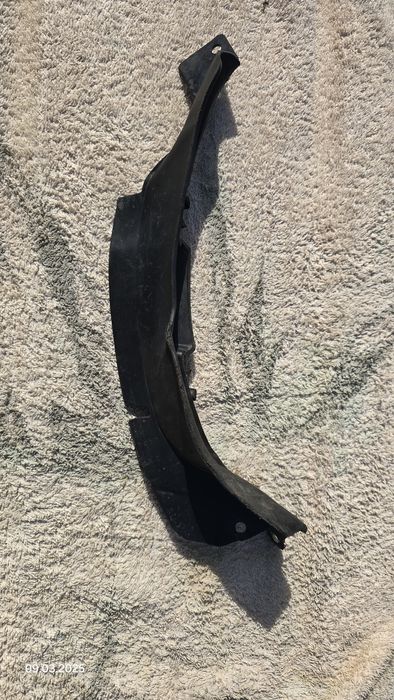 Бризковик підкрилка передньої павої  арки шкода а7 
колісної арки пере