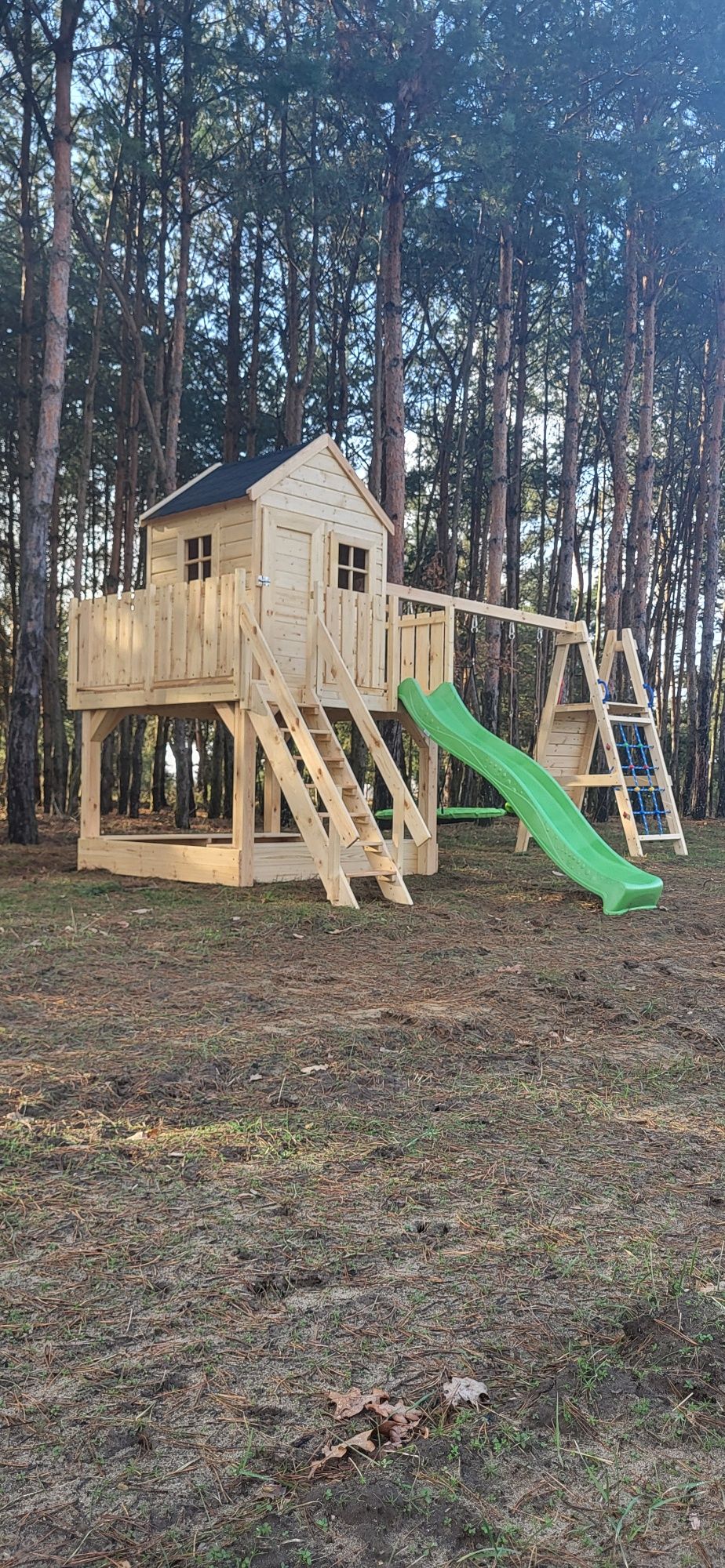 Plac zabaw cały zestaw. Domek dla dzieci.  Domek drewniany dla dzieci