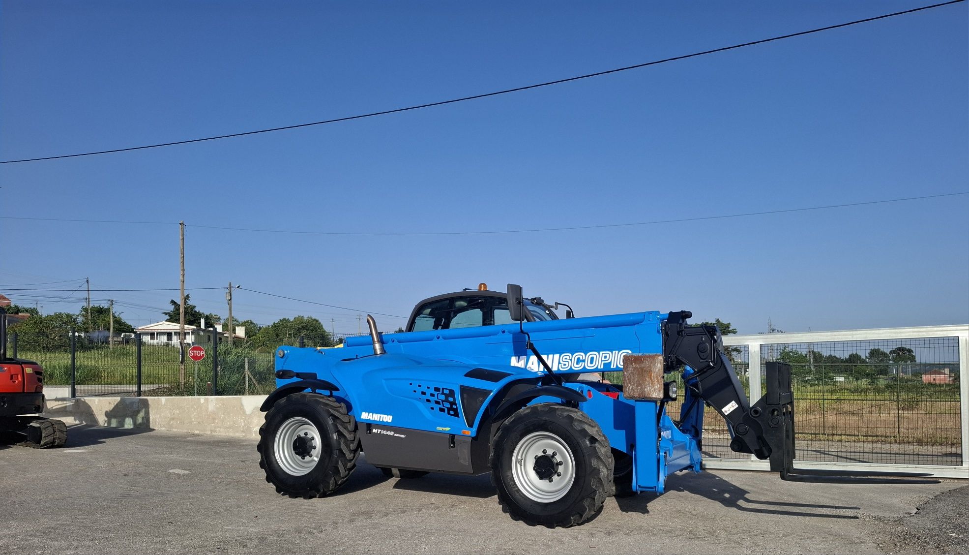 Manitou telescópico 1440 com Matrícula