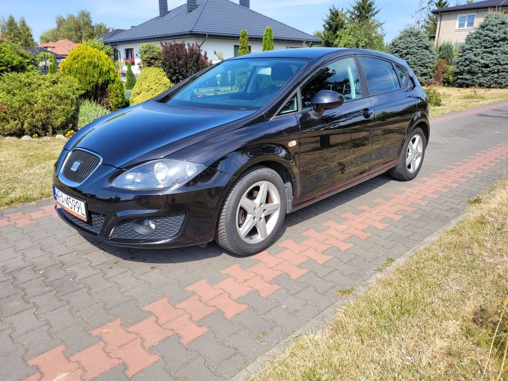 Seat Leon 1.6 8V  MPI 102 km Rok 2010 Zarej w PL