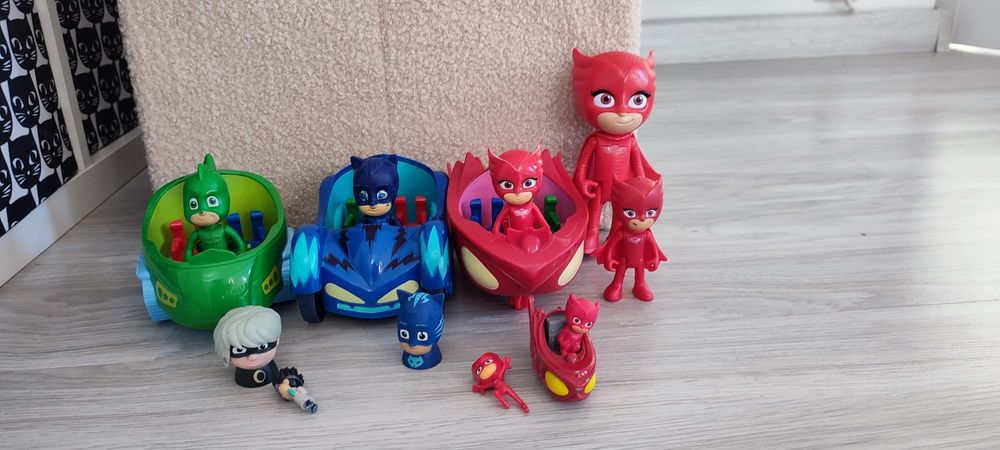Pidżamersi figurki i pojazdy