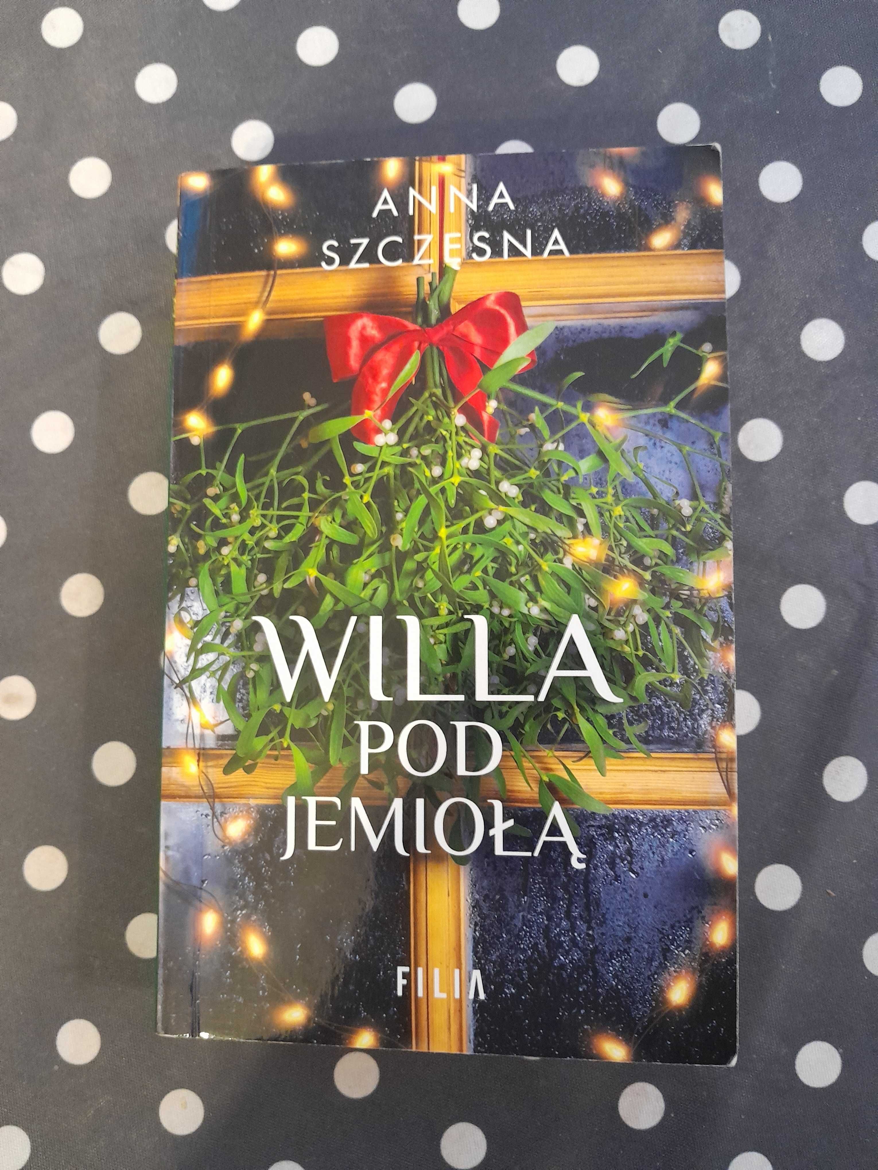 Willa pod jemiołą Anna Szczęsna wydanie kieszonkowe