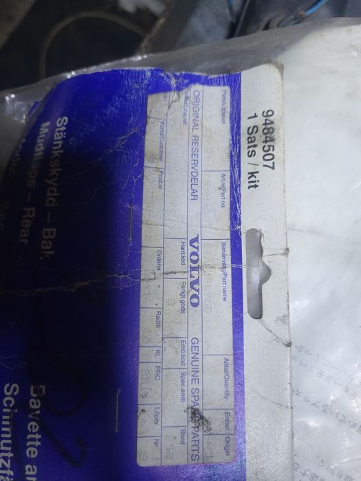 Продам бризговики задние  volvo s 60