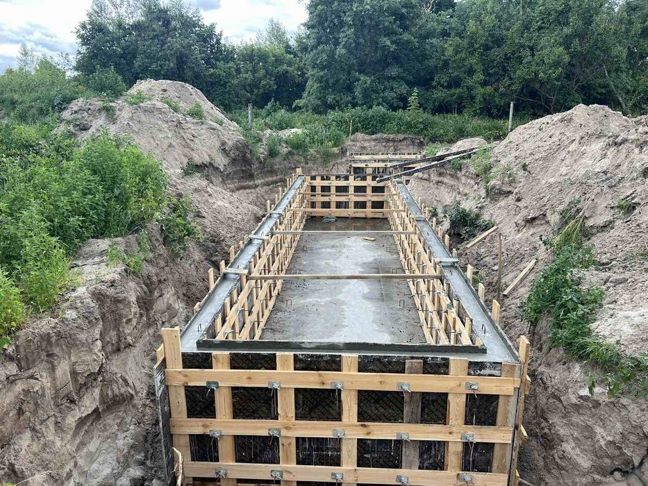 Будівництво басейну  ( залізобетонна чаша)