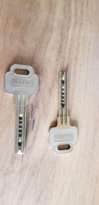 Wkładka do drzwi wraz z kluczami
