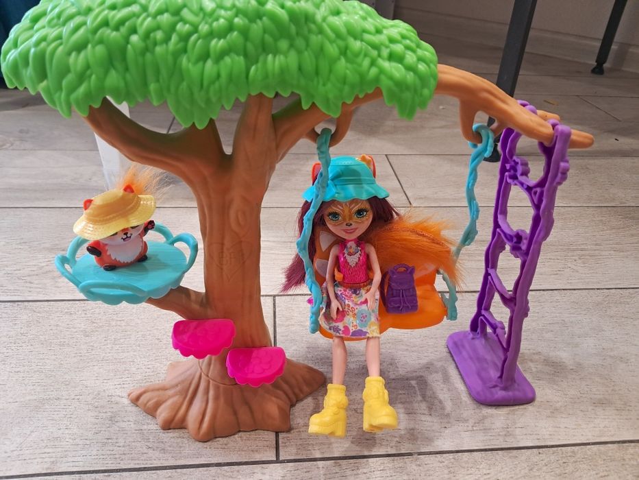 Ляльки енчантімалс