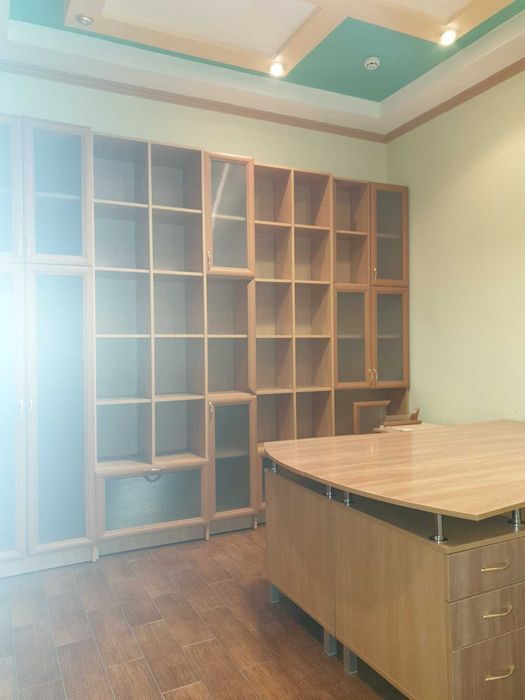 Здається в оренду офісне приміщення в м.Новояворівськ.