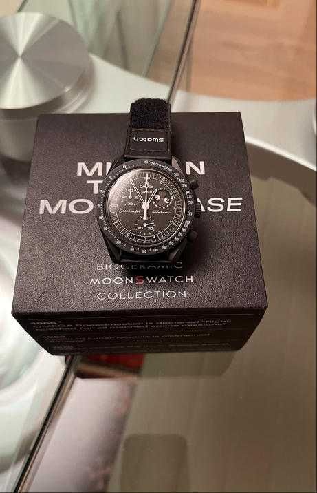 Omega x Swatch Mission To Moonphase: Snoopy SO33B700