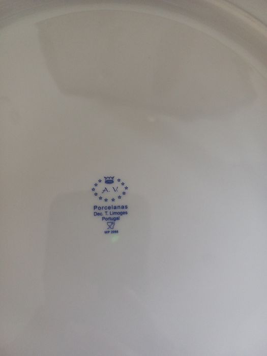 Prato de porcelana azevinho