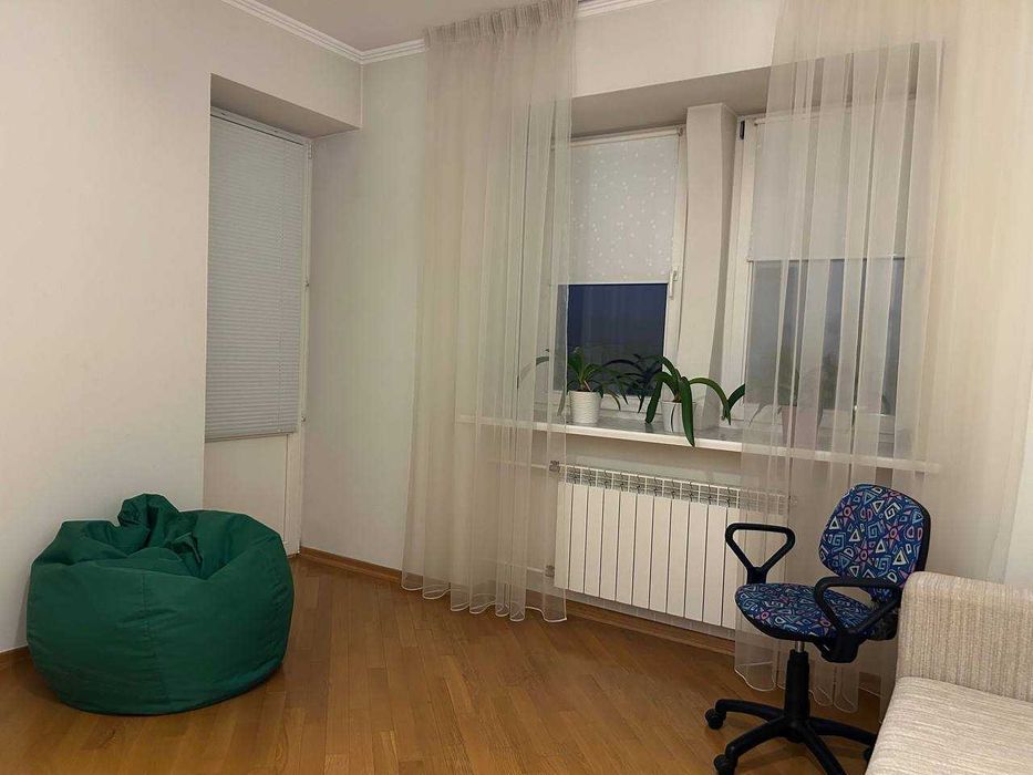 Продам видову трикімнатну квартиру Київ Левка Лук'яненка 29 Оболонь