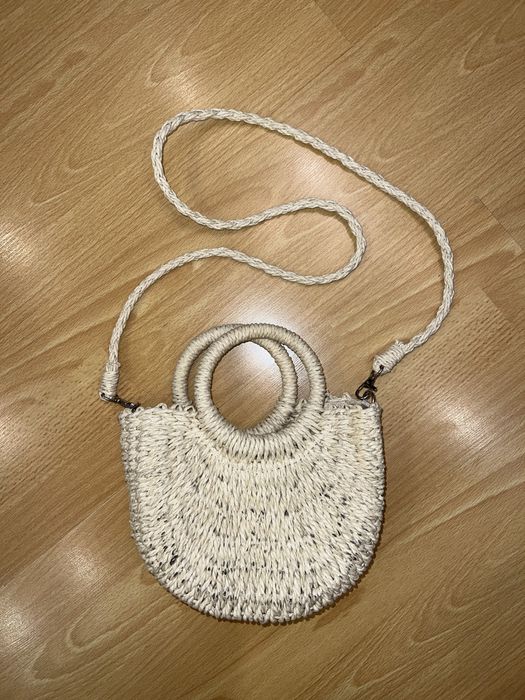 Жіноча сумочка плетена