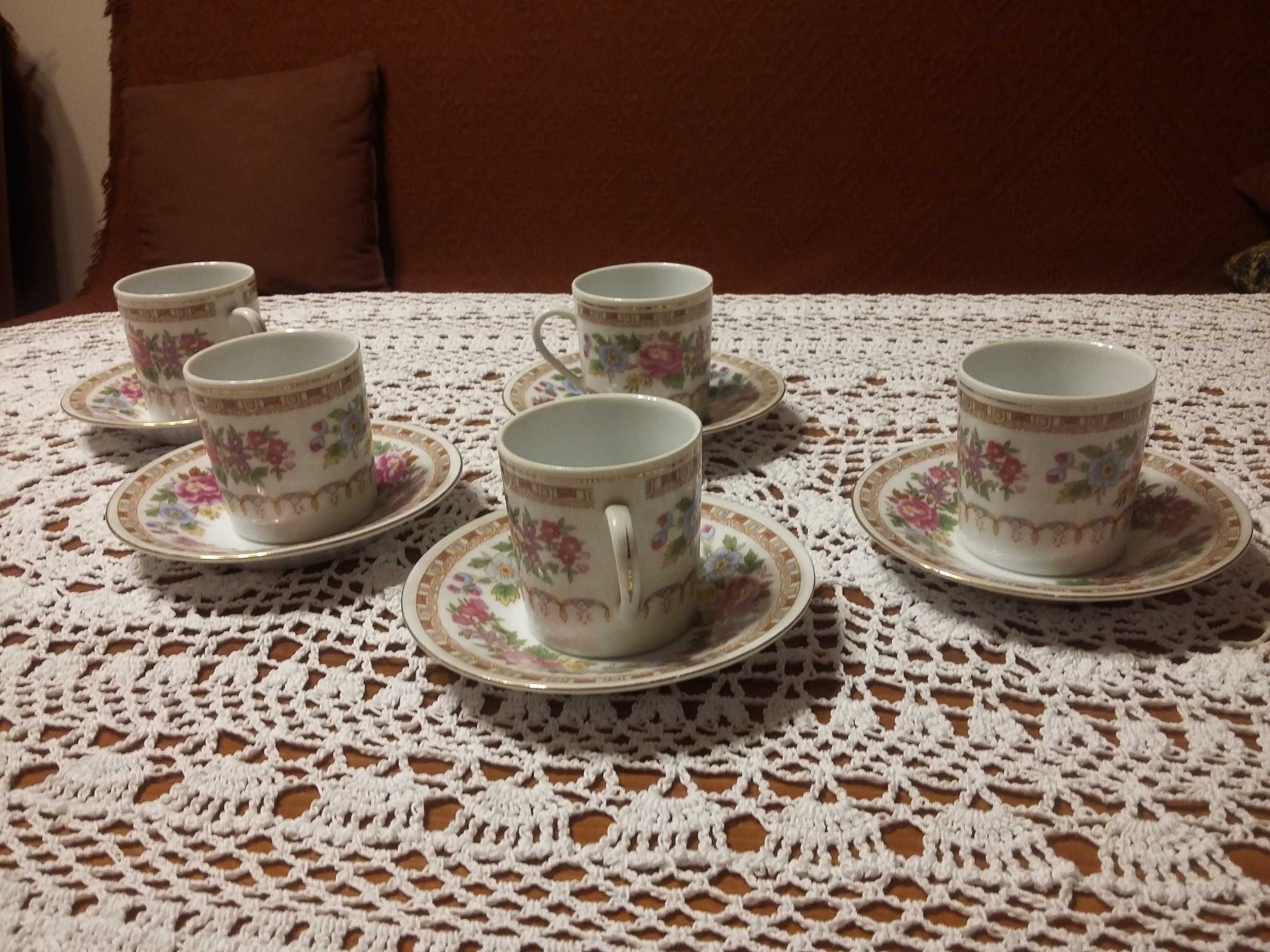 zestaw serwis porcelana filiżanki i spodeczki