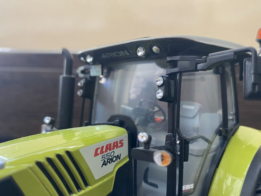 1:32 Claas Arion 550
