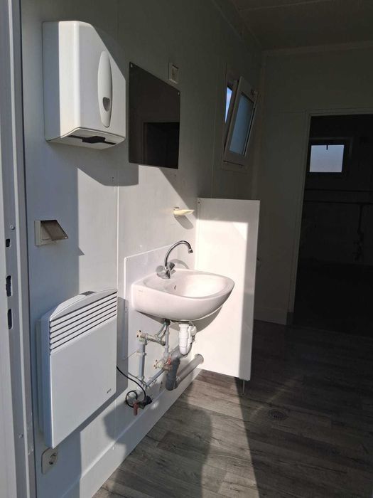 Kontener 20 socjalny sanitarny uniwersalny toaletowy prysznicowy