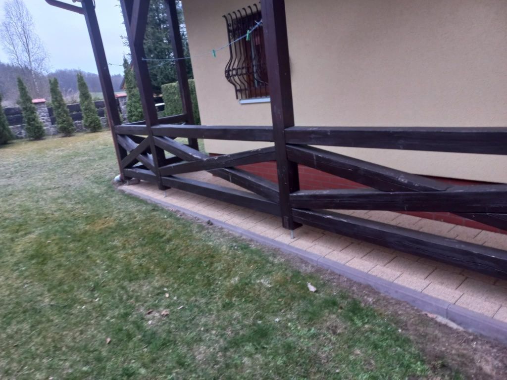 Podłogi,  parkiety, listwy przypodłogowe,  tarasy .