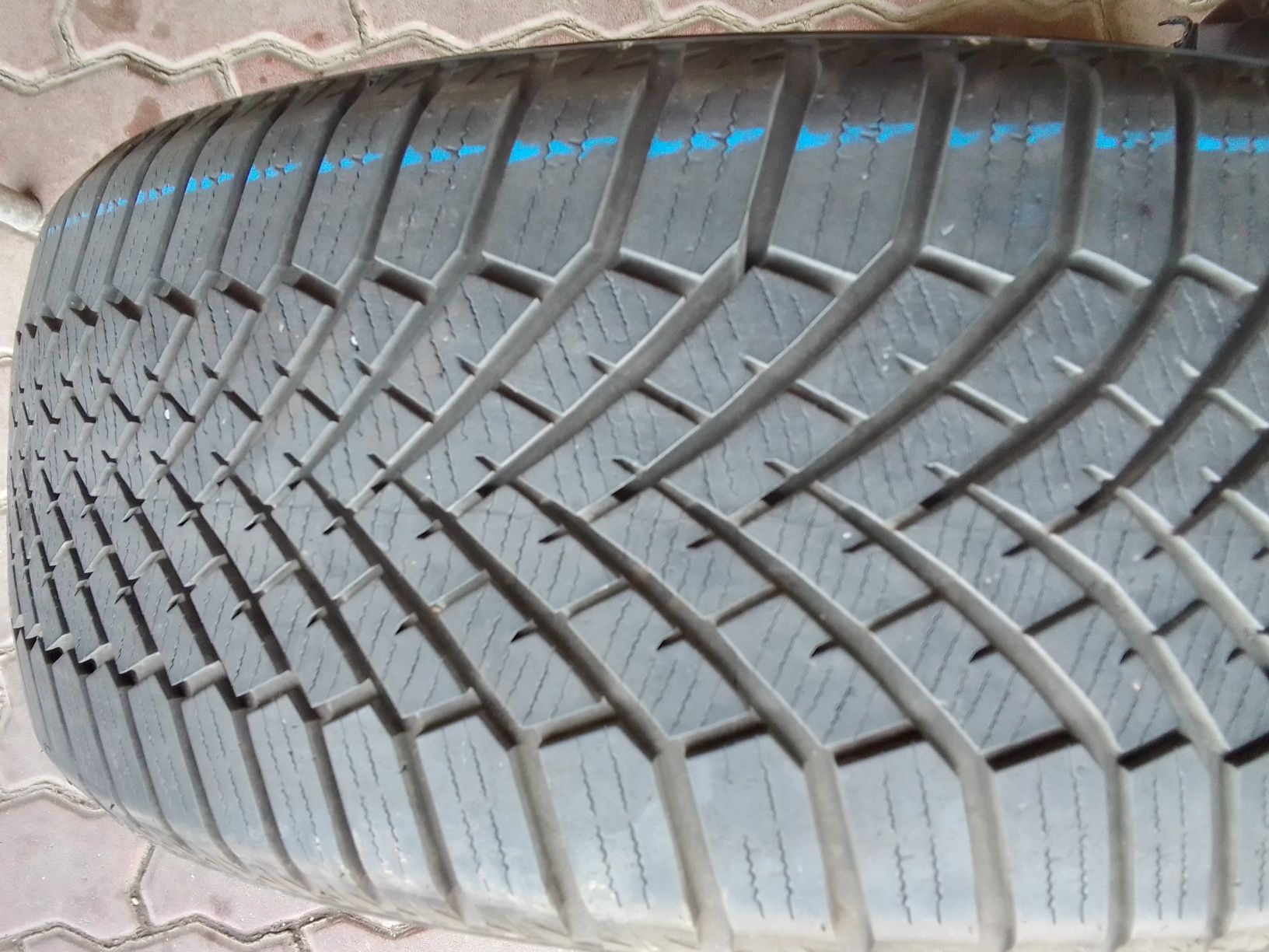 Opona zimowa 225/45r18 YOKOHAMA 2023r 6mm