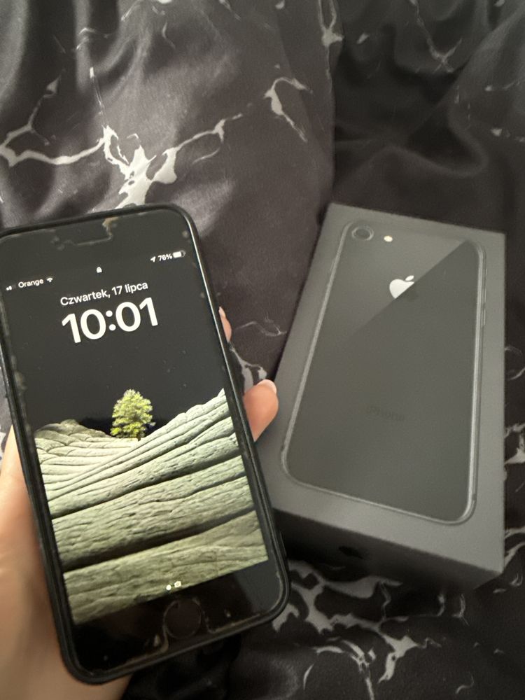 Iphone 8 uzywany , stan bardzo dobry , do wymiany jedynie bateria