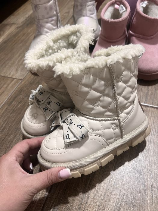 Продам дитячі  дуже теплі сапоги угги на овчині Розмір 28