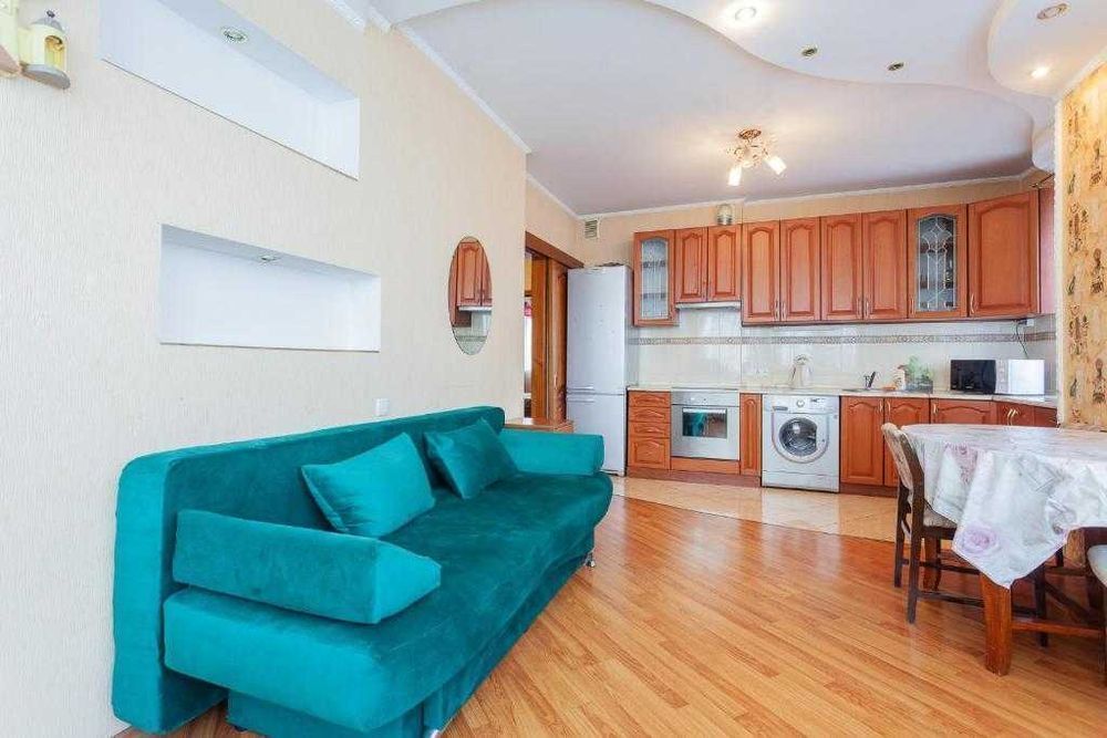 2к ЛЮКС біля метро Дарниця, новий будинок, 6 спальних місць, подобово