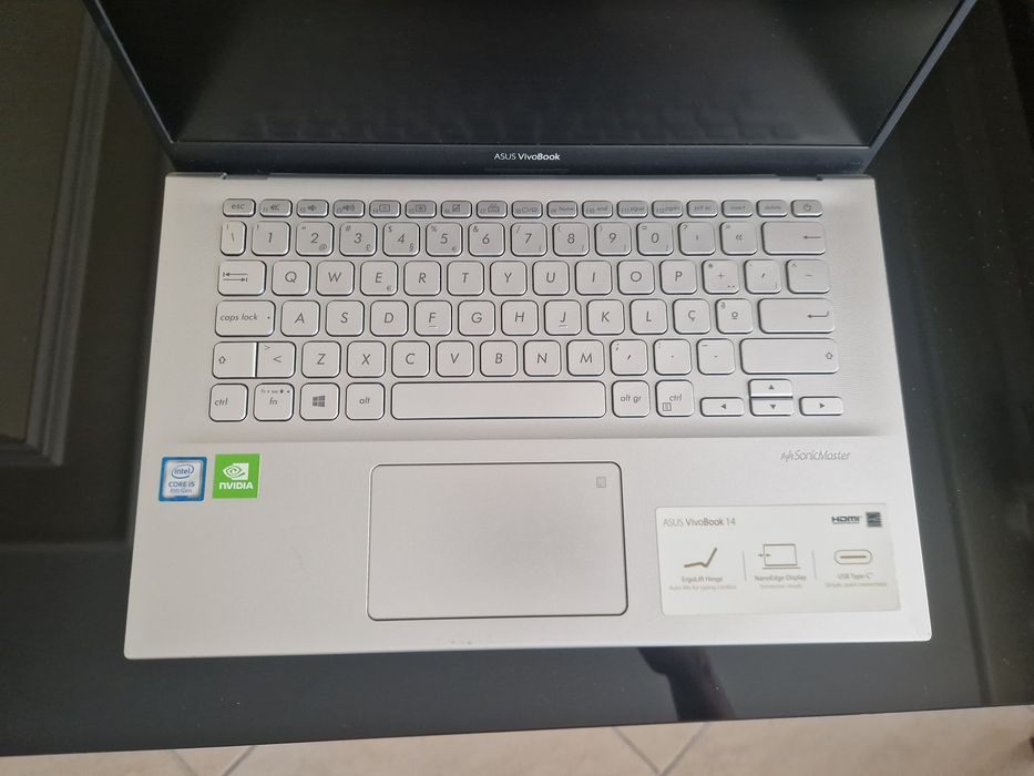 ASUS VivoBook 14