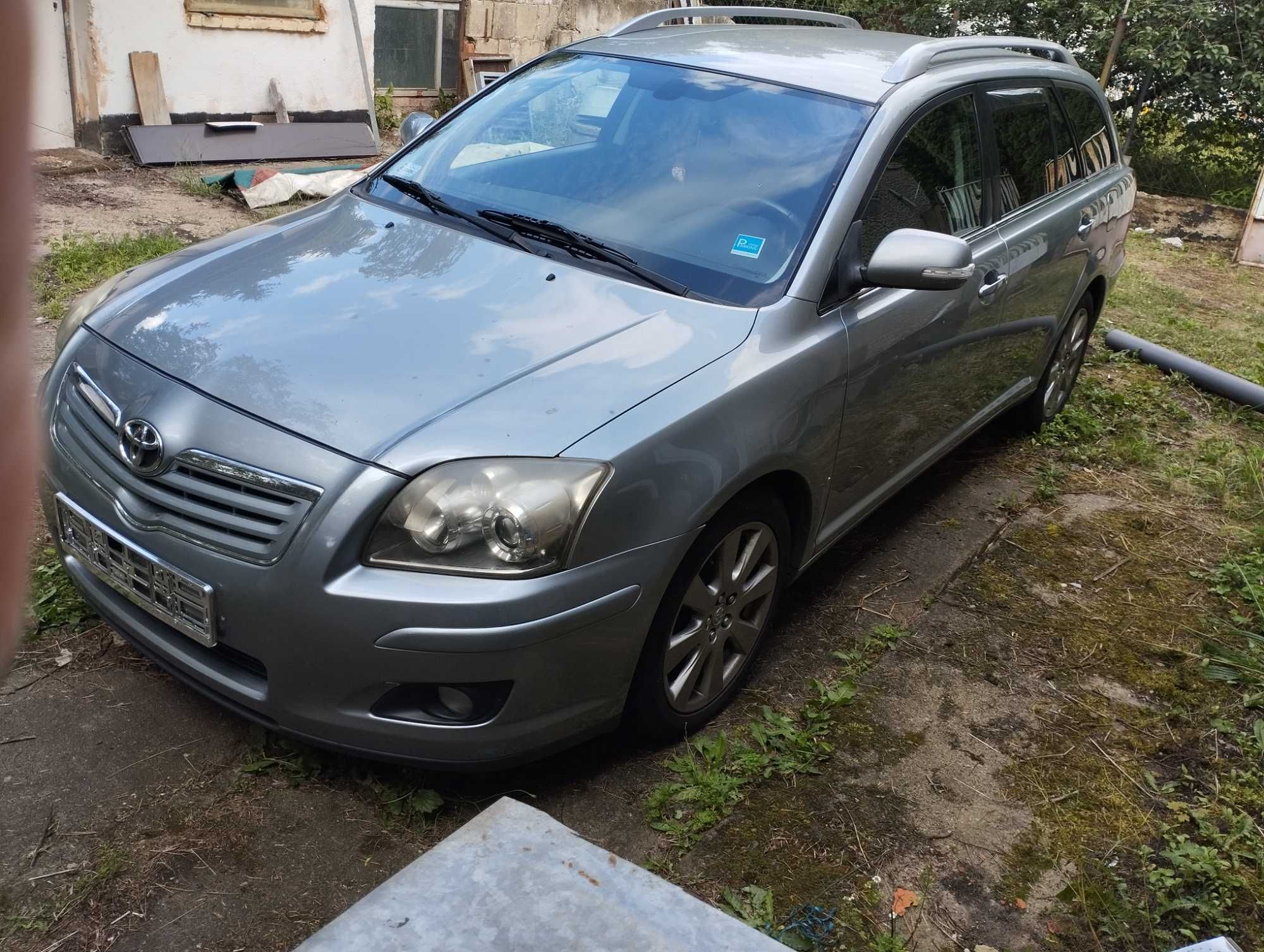 Avensis t25 2.0 d4d na części kolor 1f8