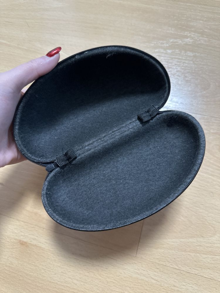 Pudelko na okulary emporio armani