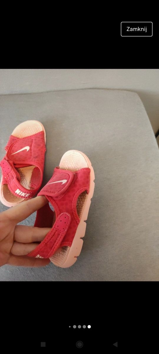 Sandałki Nike czerwone