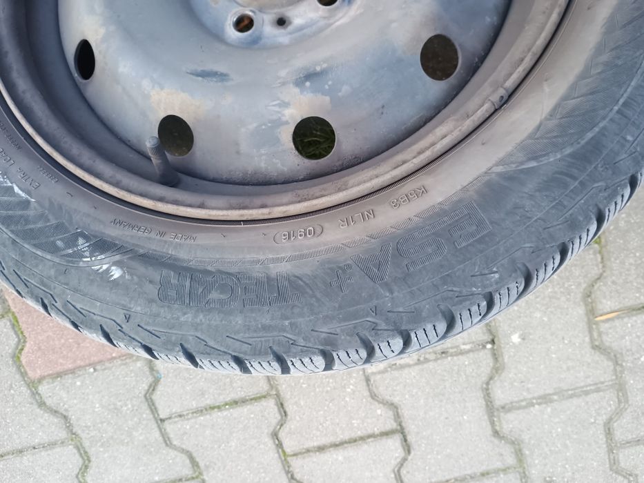 Felgi metalowe 5x114,3 R16 z oponami zimowymi