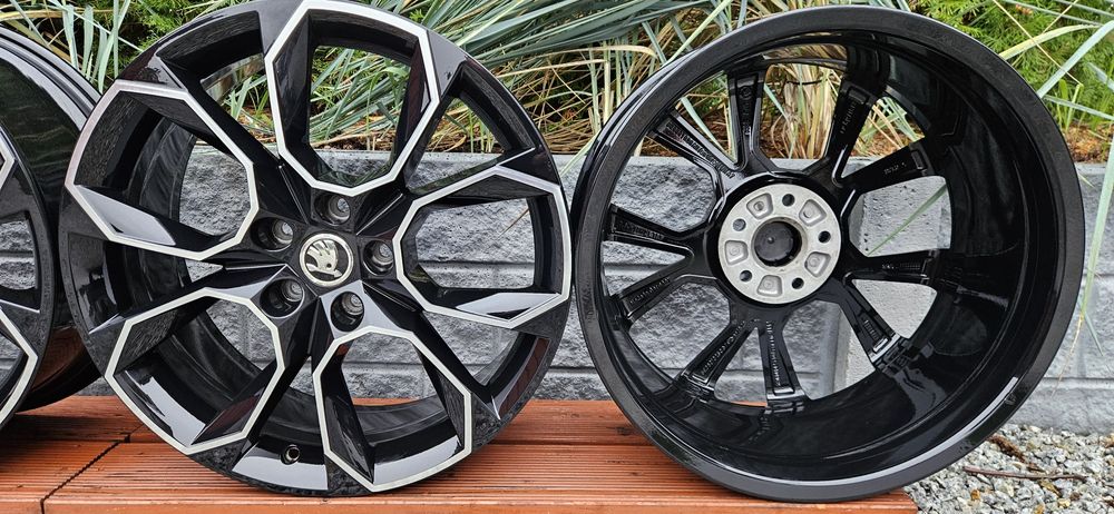 Skoda Octavia 3/4 - Xtreme - felgi 19"