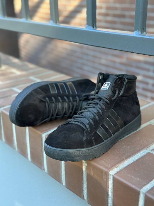 Мужские зимние кроссовки замшевые Адидас