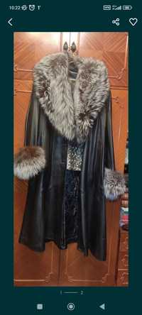 Женское кожаное пальто с натуральной чернобуркой