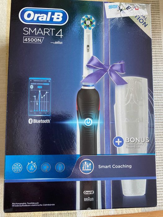 Escova de dentes eléctrica Oral B Smart 4