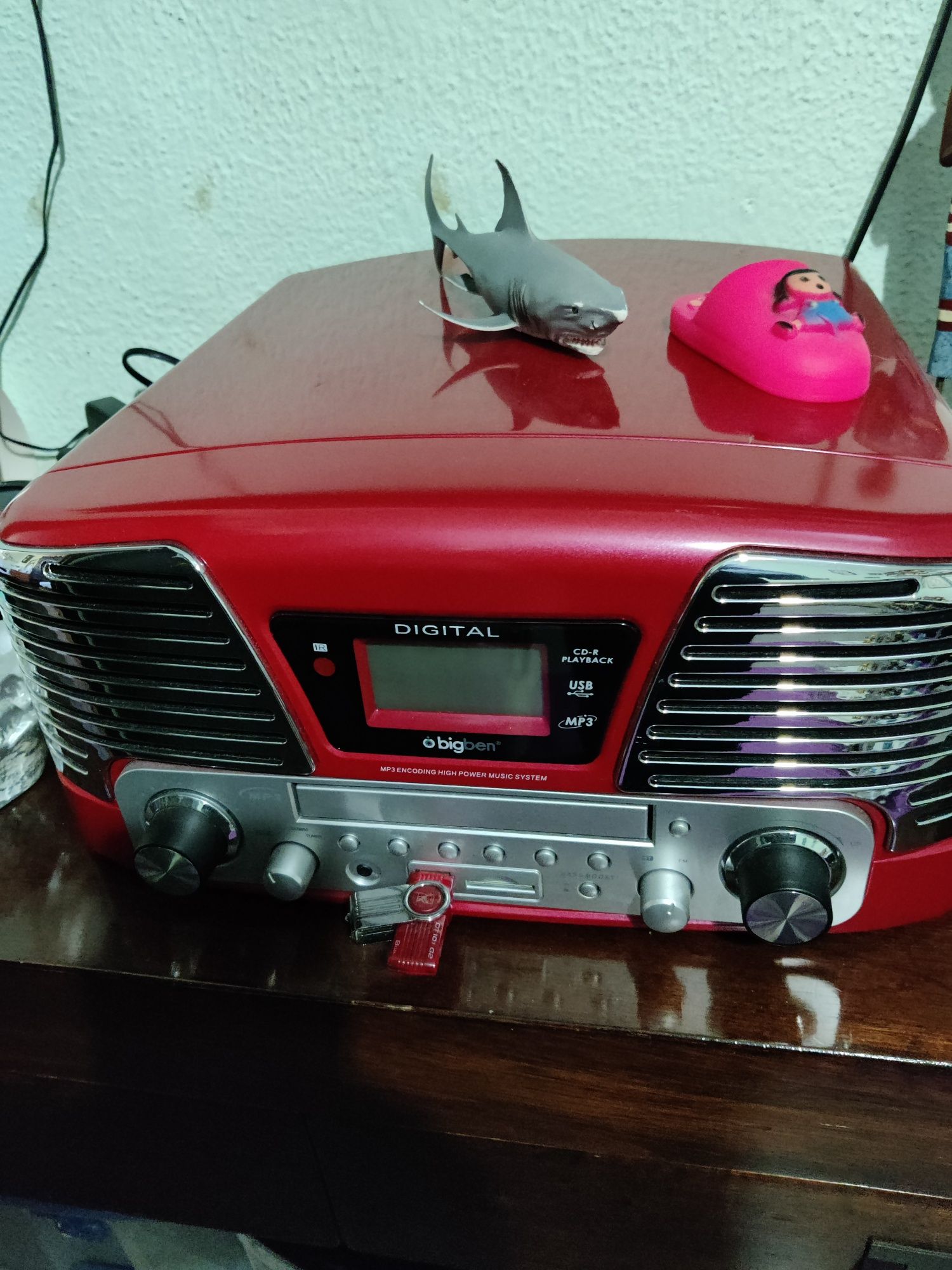 Aparelhagem de som com gira discos