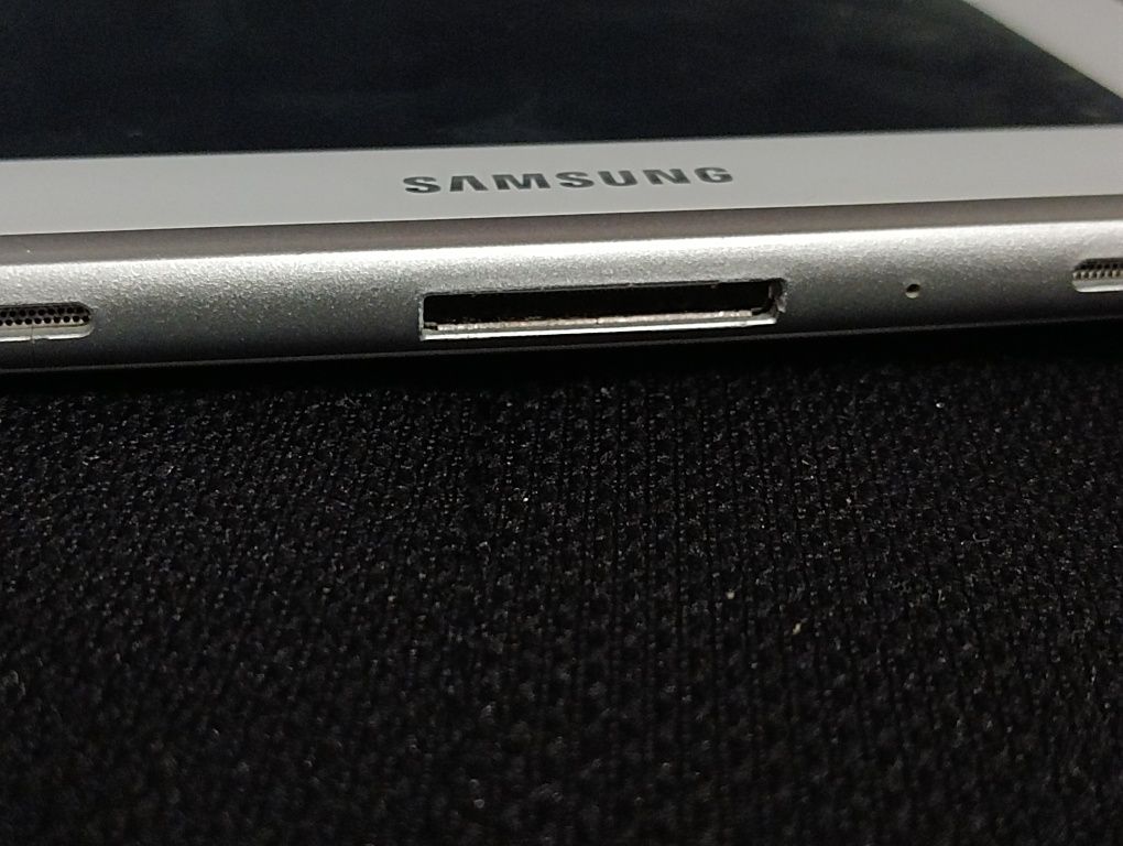 Планшет Samsung GT P3100